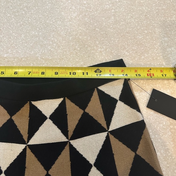 NYCC Skirt Design Stretch Women’s Sz S - Picture 4 of 5